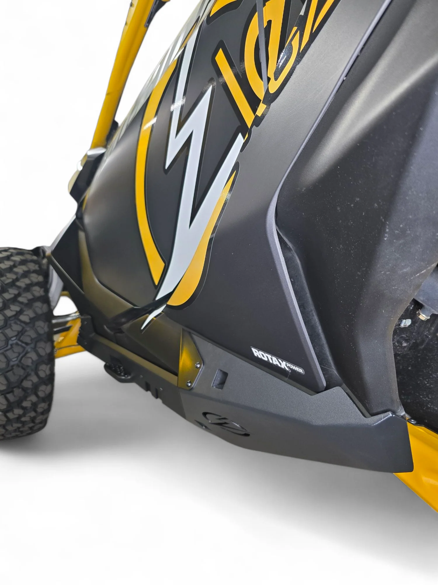 2024+ Can-Am Maverick R Volt Rocker Steps (2 Seat) - Image 9