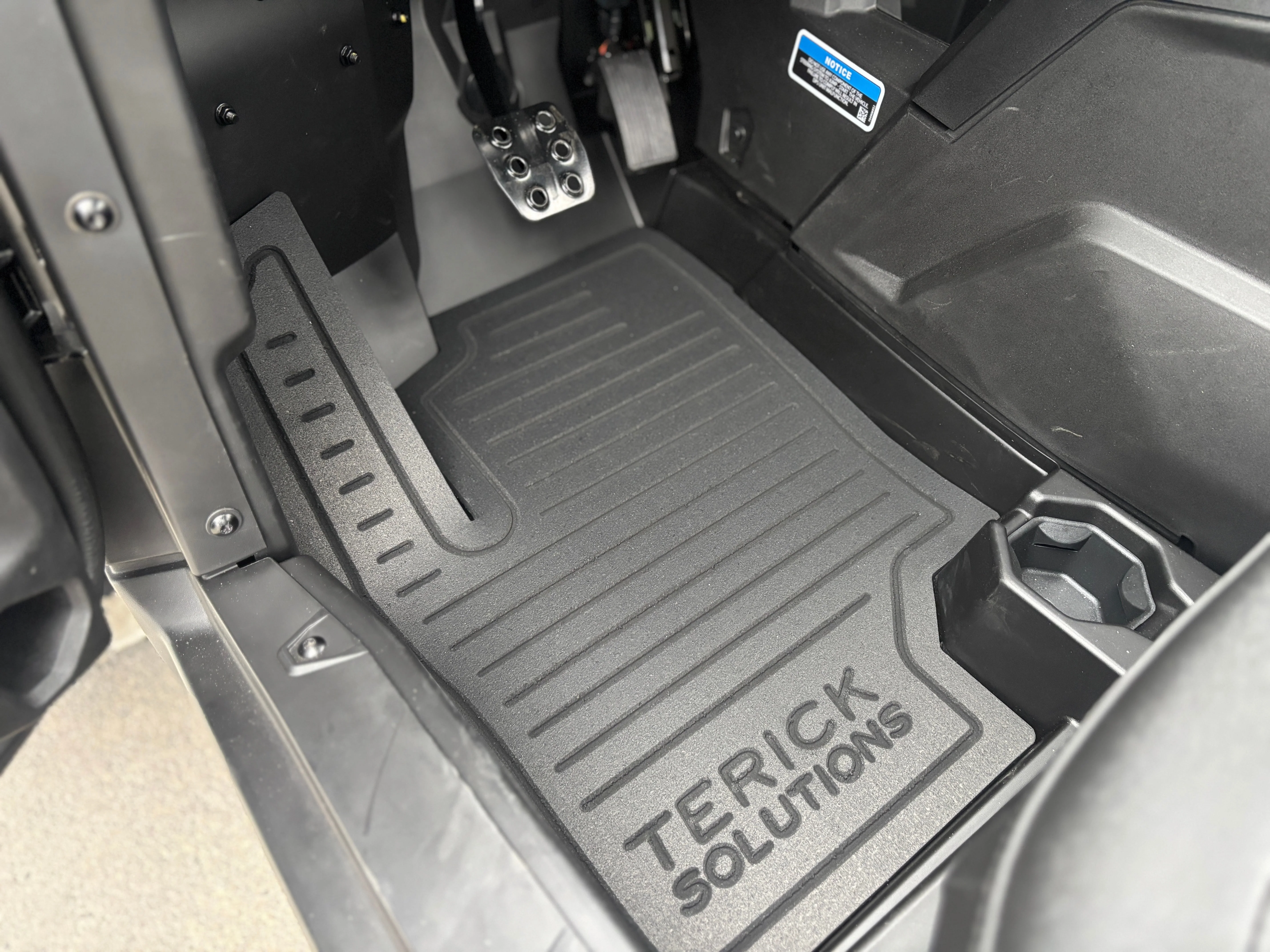Can-Am Commander / Maverick Gen 2 Rubber Floor Mats - Custom Fit + Insulation (2021-2025) - Image 4