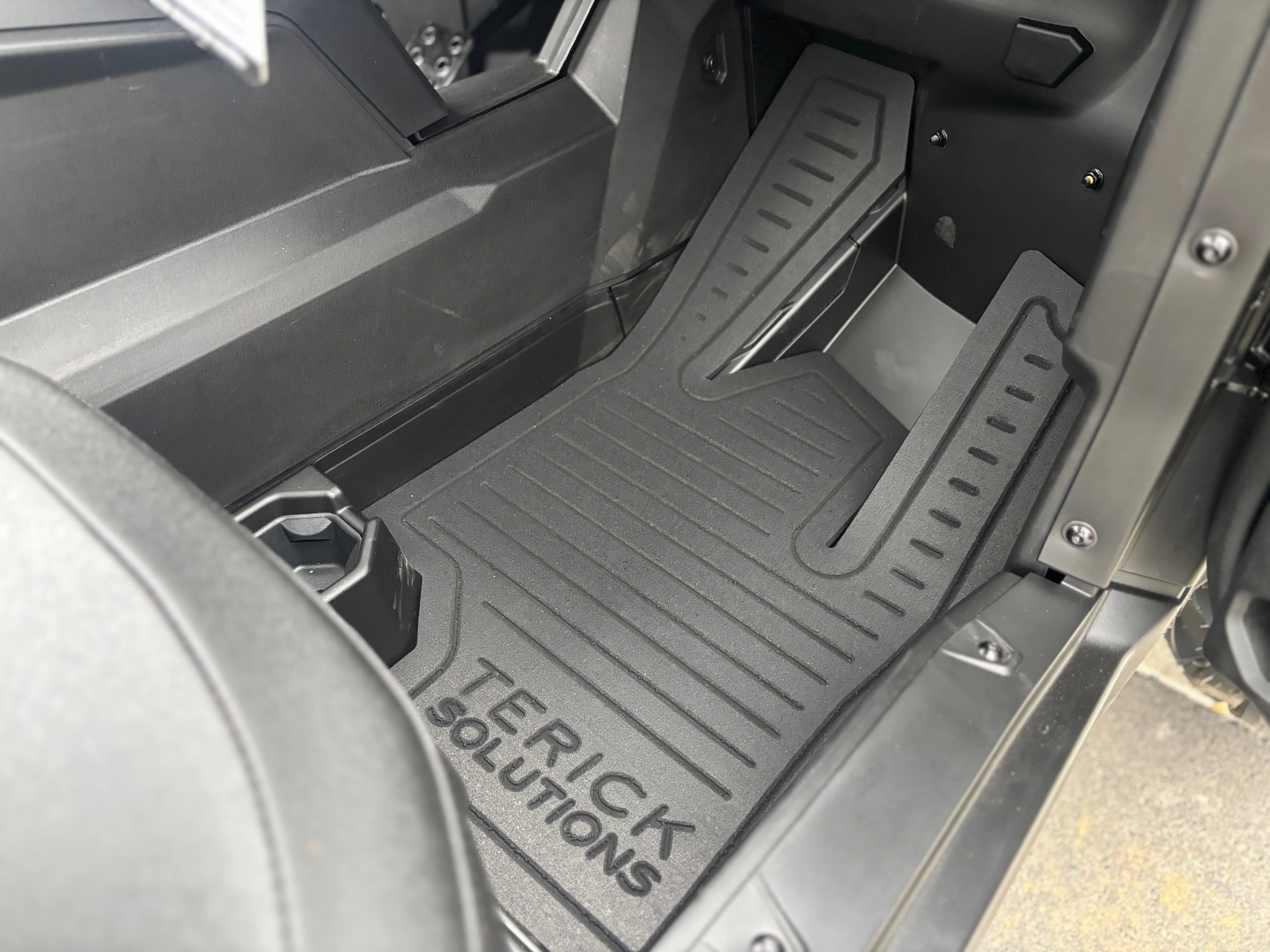 Can-Am Commander / Maverick Gen 2 Rubber Floor Mats - Custom Fit + Insulation (2021-2025) - Image 5