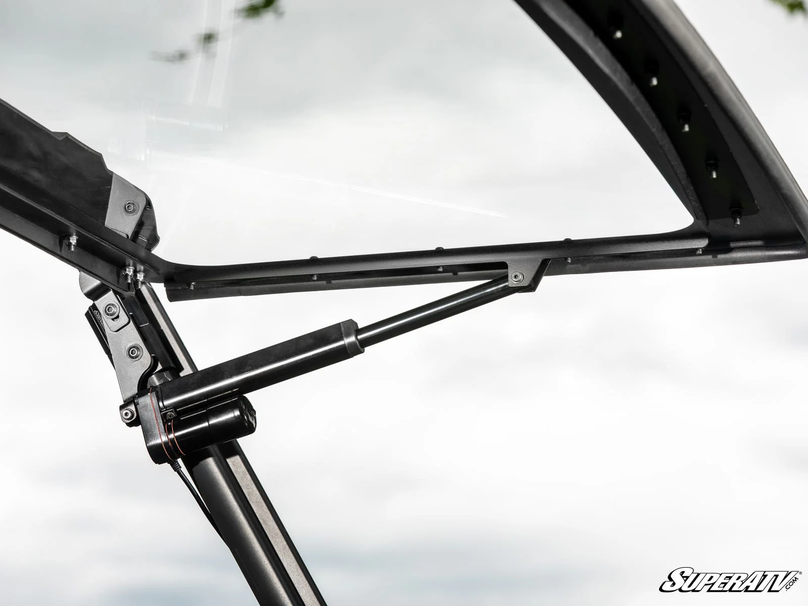SuperATV CFMOTO UForce 1000 MaxDrive Power Flip Windshield - Image 2