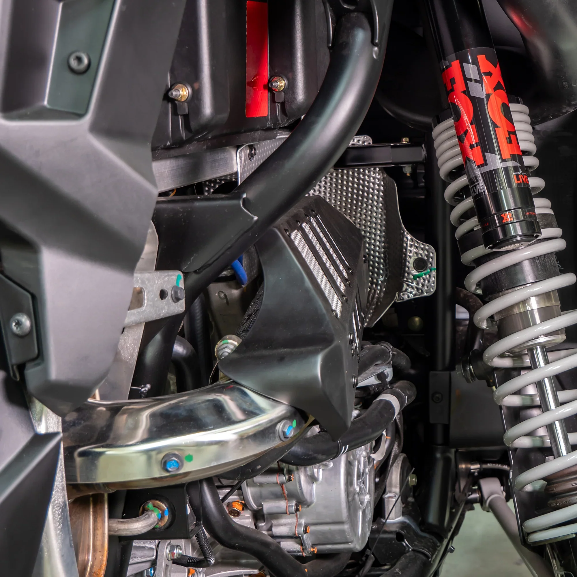 DRT RZR Turbo R 2022+ Aluminum Headpipe Shield - Image 4