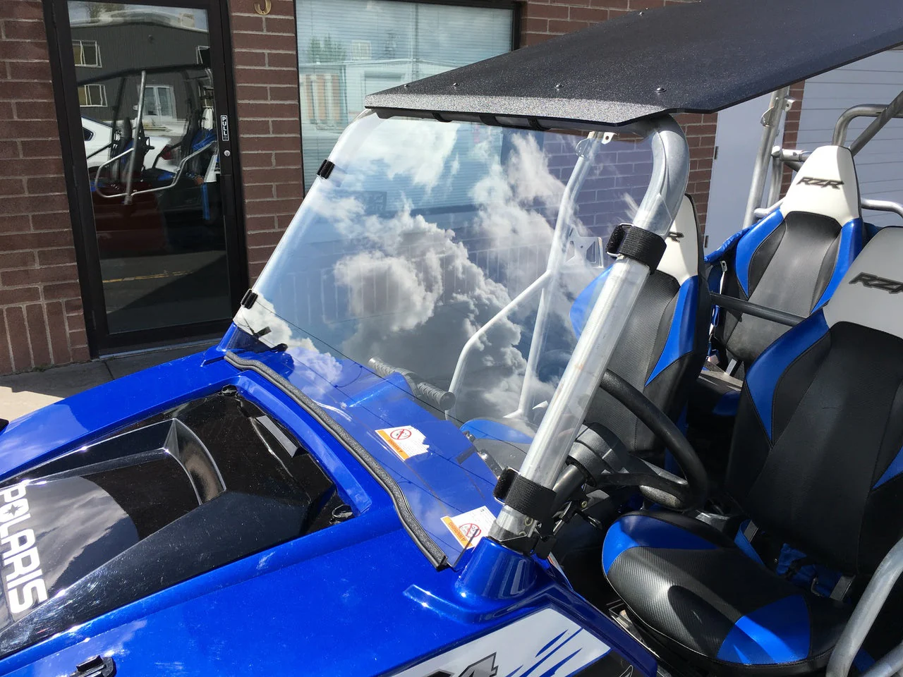 Full Polycarbonate Windshield with Quick Straps for RZR - Image 3