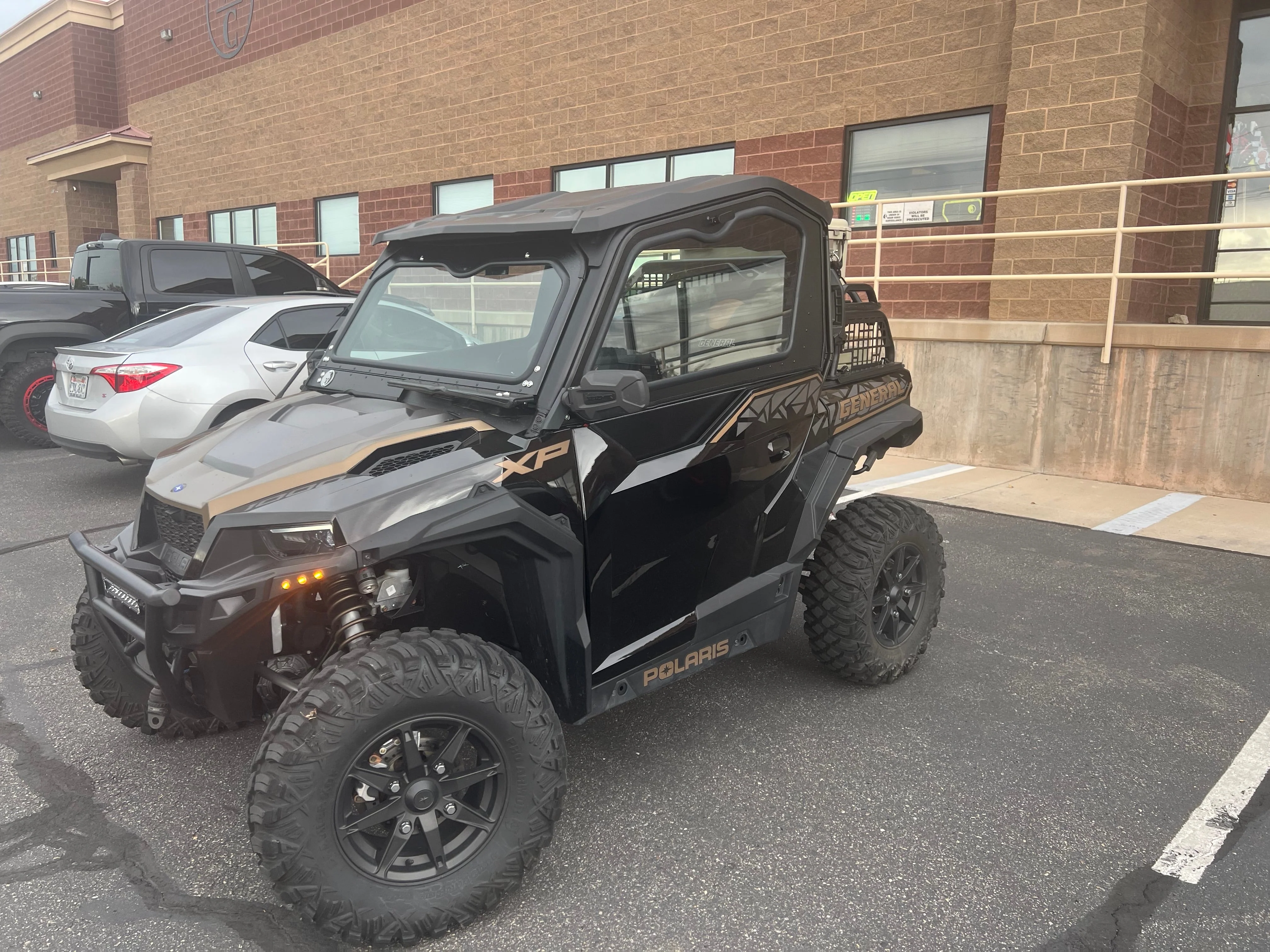 Dirt Warrior Polaris General 2016+ 2-Seat Cab Enclosure - Safety Glass - Image 2