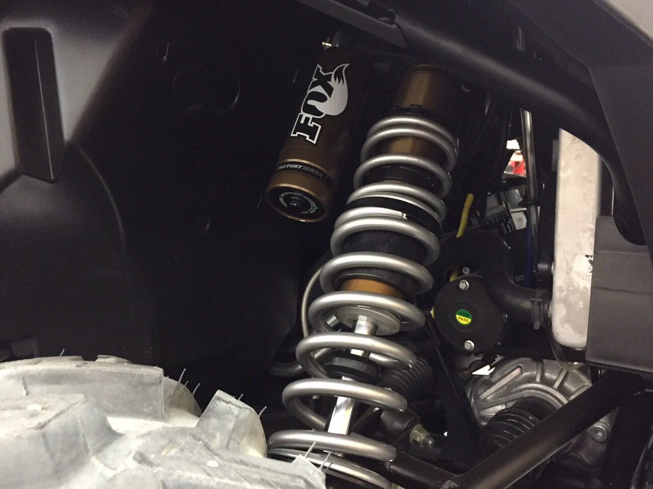 Polaris General / S 900 / S 1000 Fox RC2 Shocks - Image 4