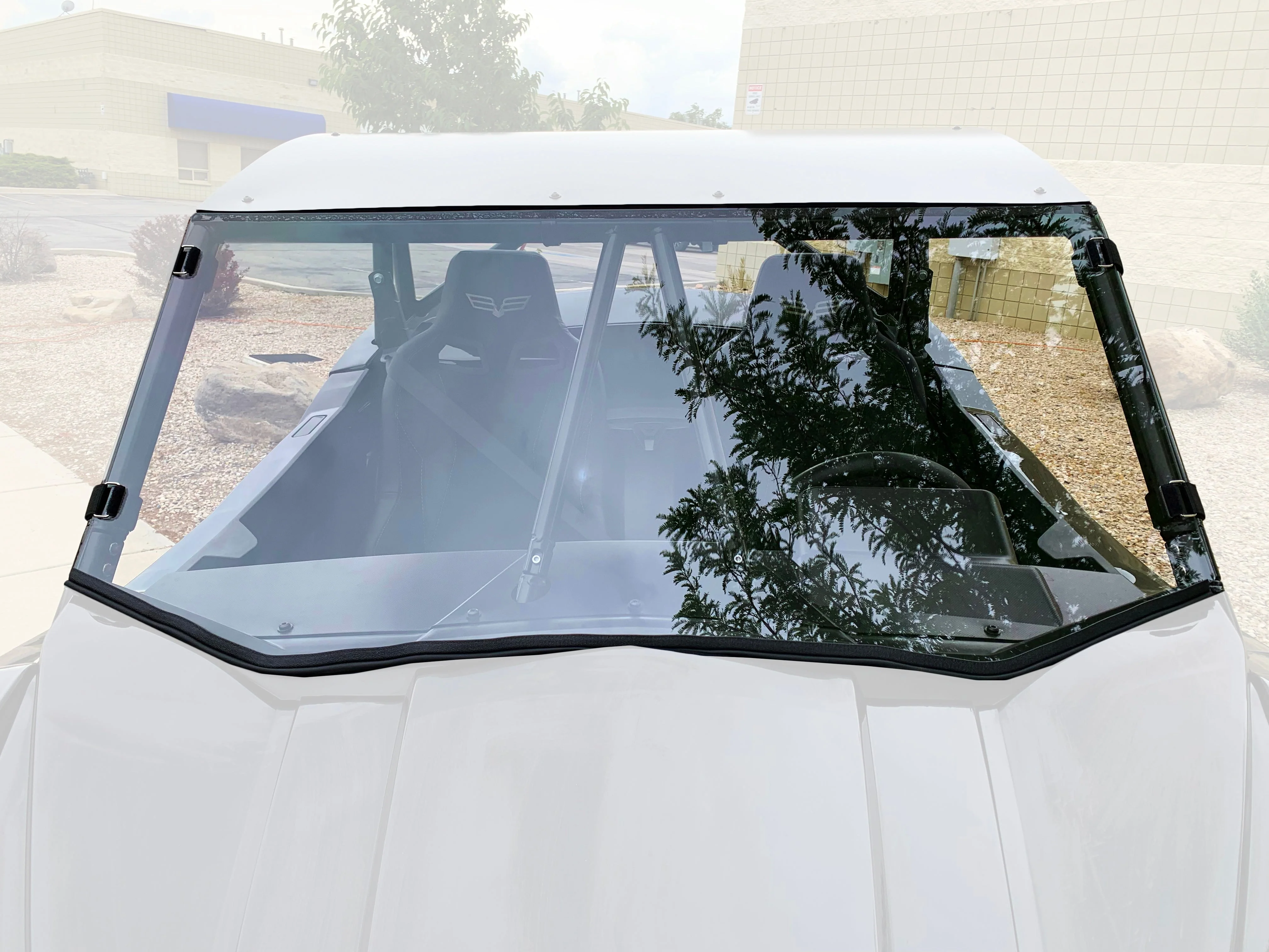 Wildcat XX Full Polycarbonate Windshield with Quick Straps - Image 2