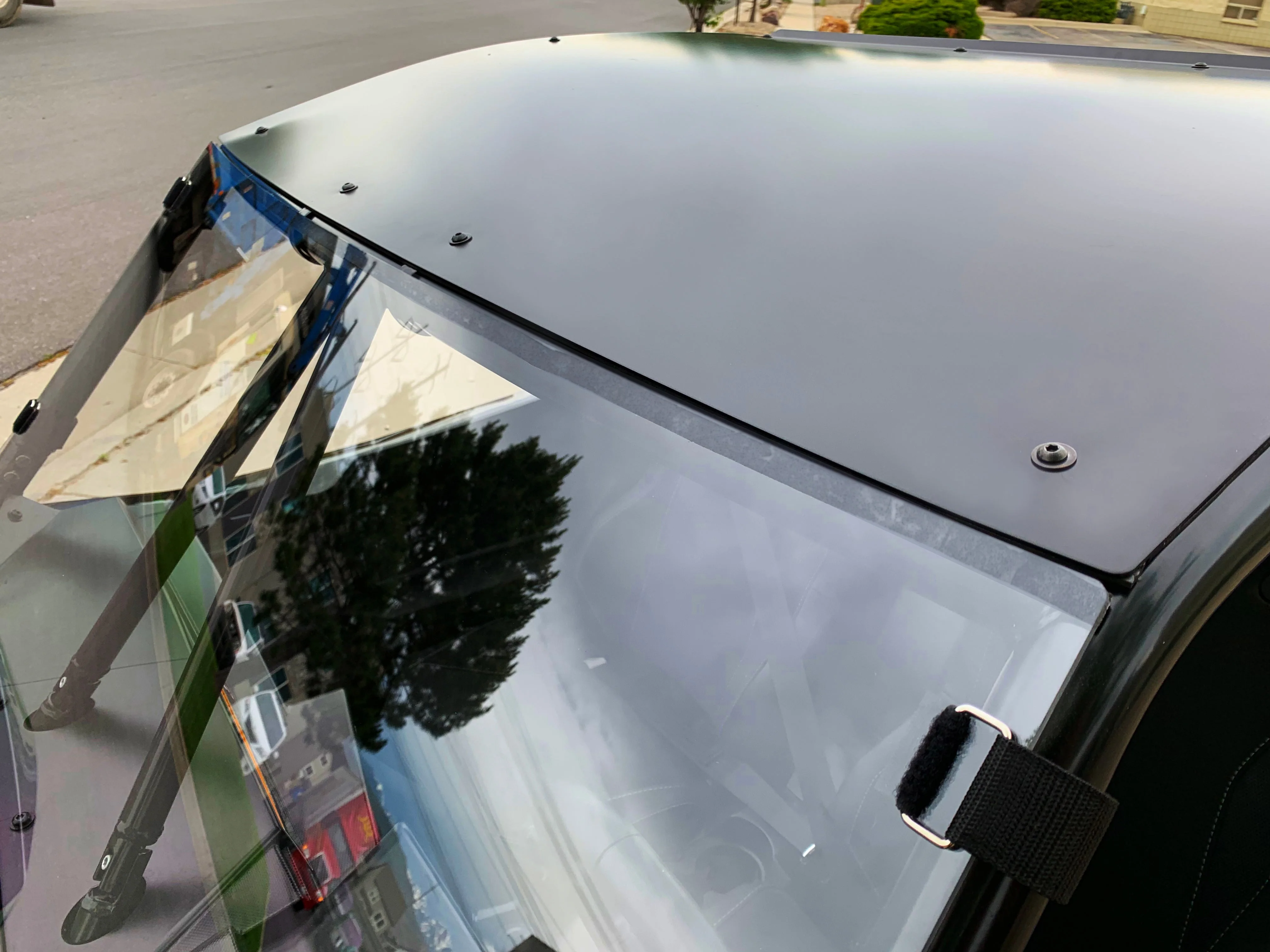 Wildcat XX Full Polycarbonate Windshield with Quick Straps - Image 3